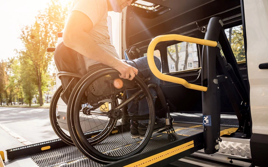 osoba niepełnosprawna na wózku