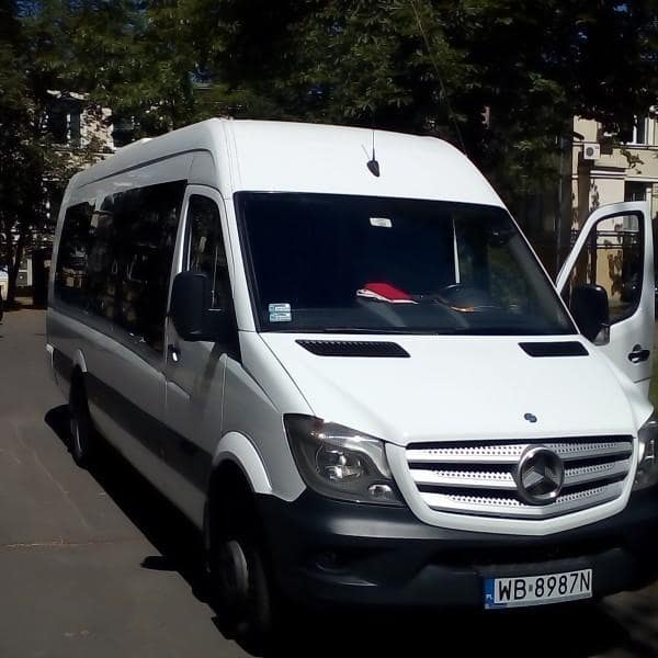 srebrny-bus-mercedes-3